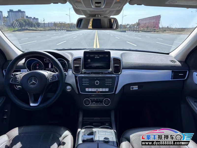 19年奔驰GLSSUV抵押车出售