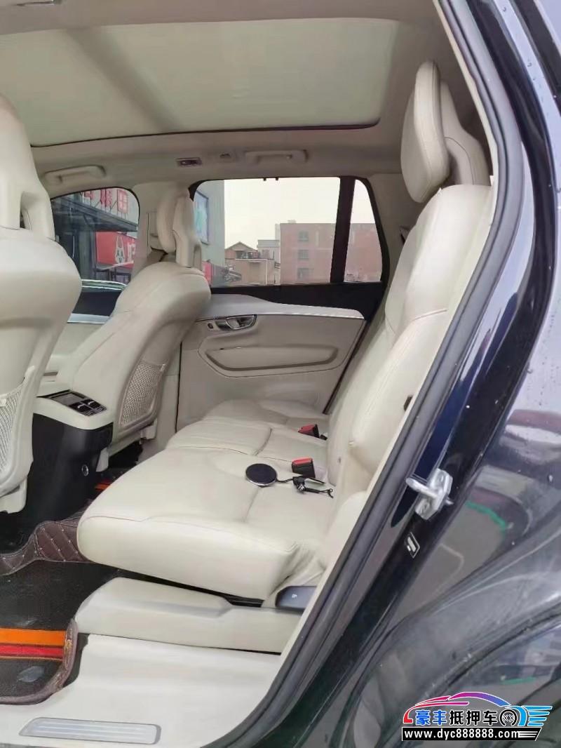 17年沃尔沃XC90轿车抵押车出售