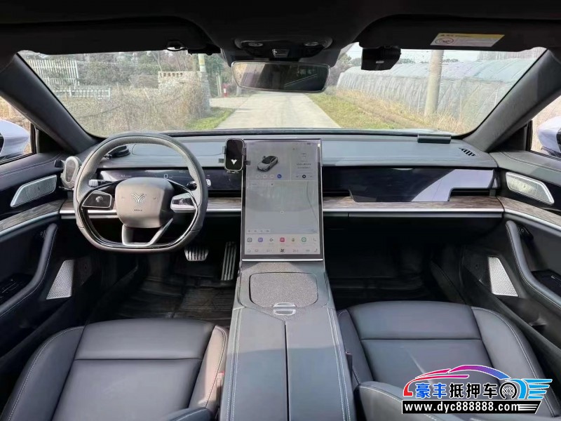 23年哪吒S轿车抵押车出售