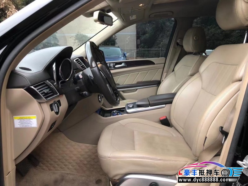 14年奔驰GL轿车抵押车出售