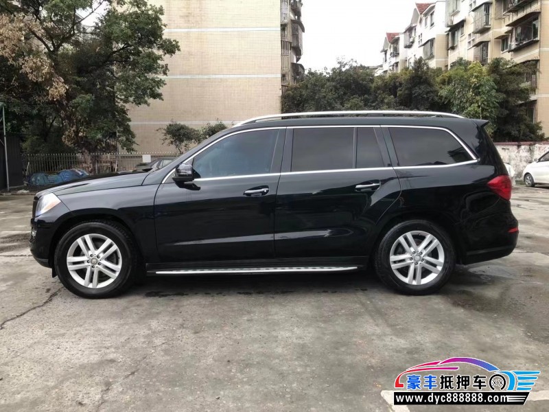 14年奔驰GL轿车抵押车出售