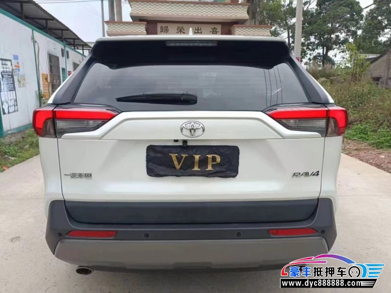 22年丰田RAV4荣放轿车抵押车出售