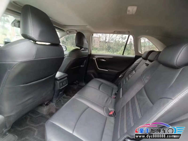 22年丰田RAV4荣放轿车抵押车出售