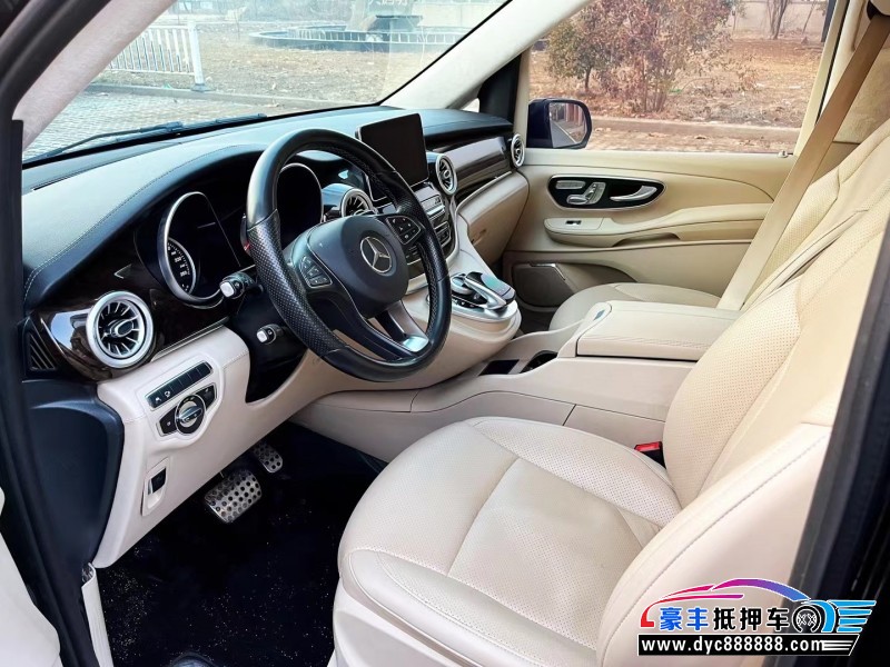 18年奔驰V轿车抵押车出售