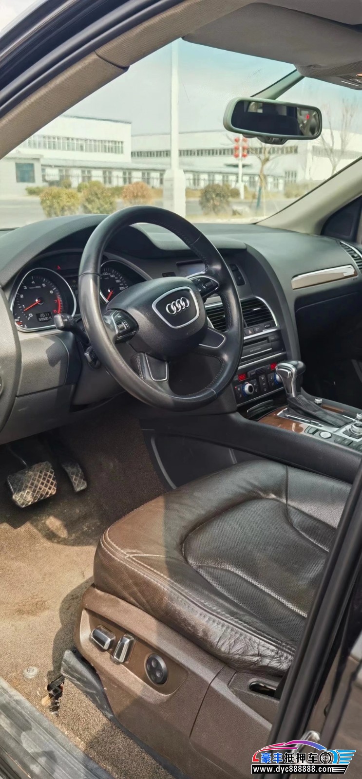 15年奥迪Q7轿车抵押车出售