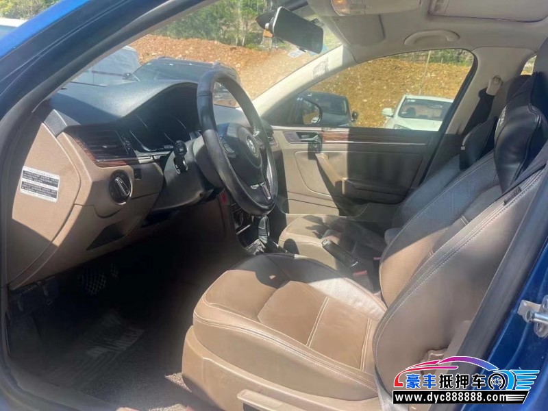 13年大众宝来轿车抵押车出售