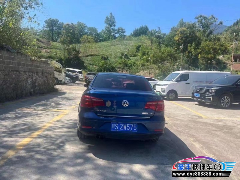 13年大众宝来轿车抵押车出售