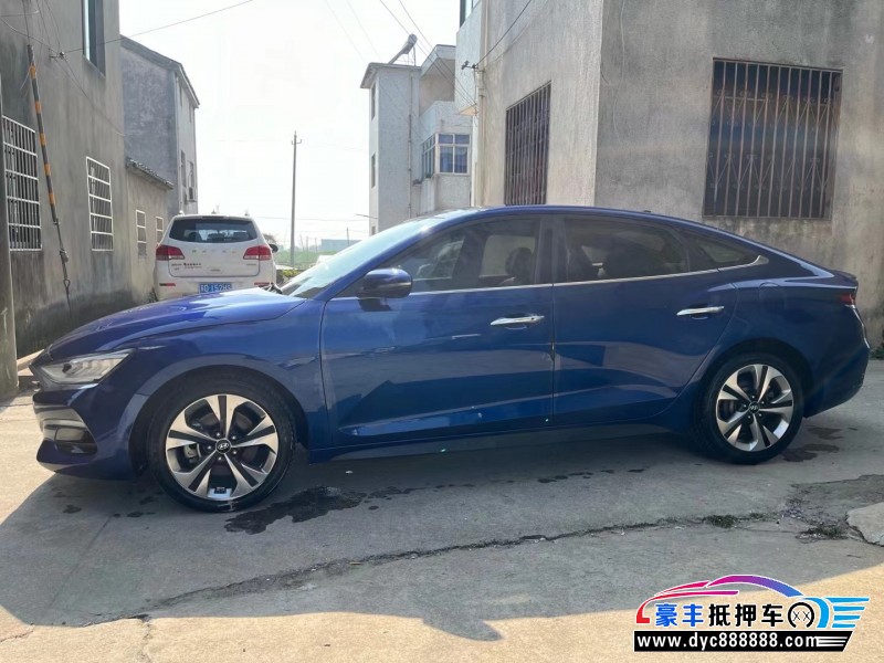 20年现代菲斯塔轿车抵押车出售