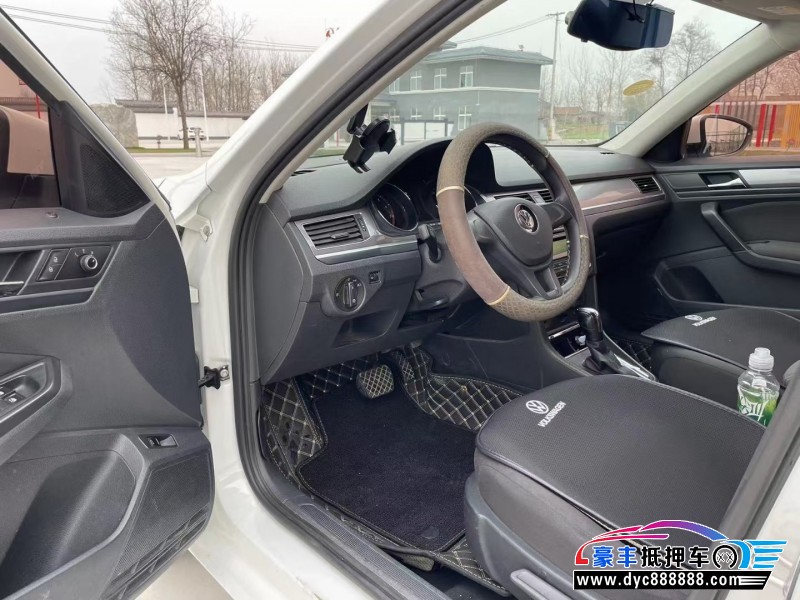 17年大众宝来轿车抵押车出售