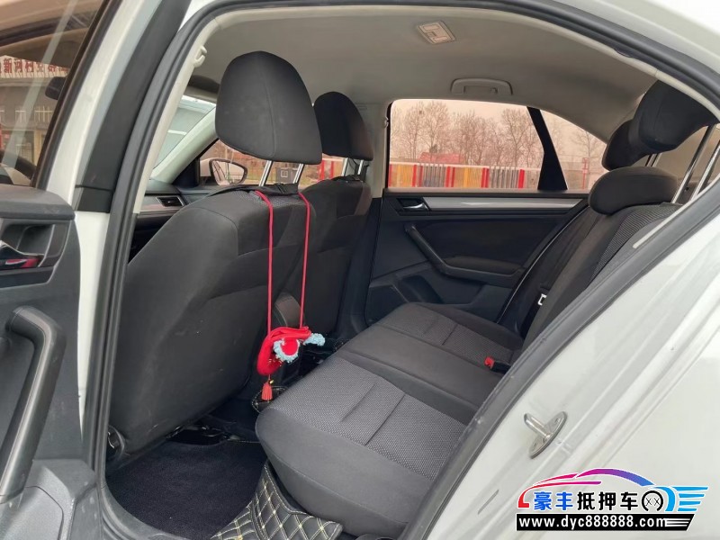 17年大众宝来轿车抵押车出售