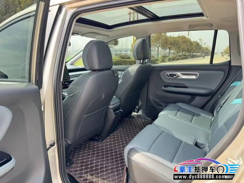 22年埃安Y70轿车抵押车出售