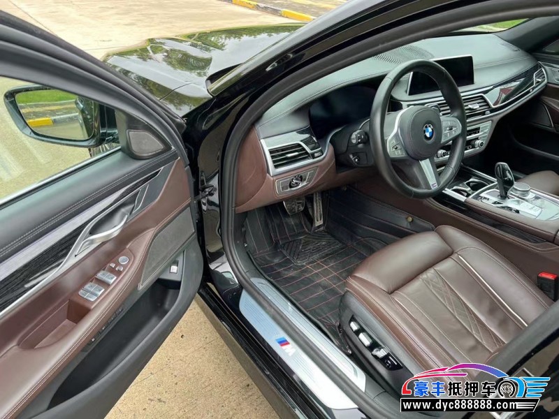 22年宝马7系轿车抵押车出售