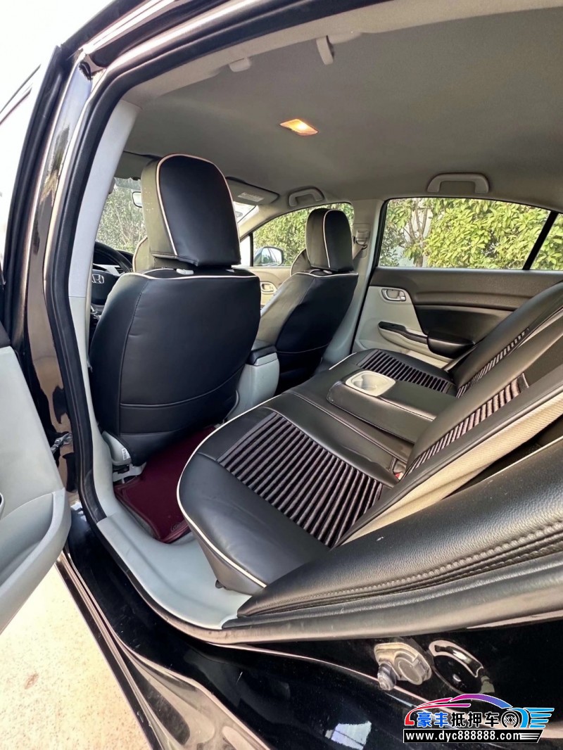 13年本田思域轿车抵押车出售