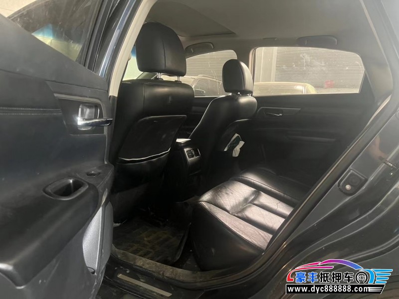 13年日产天籁轿车抵押车出售