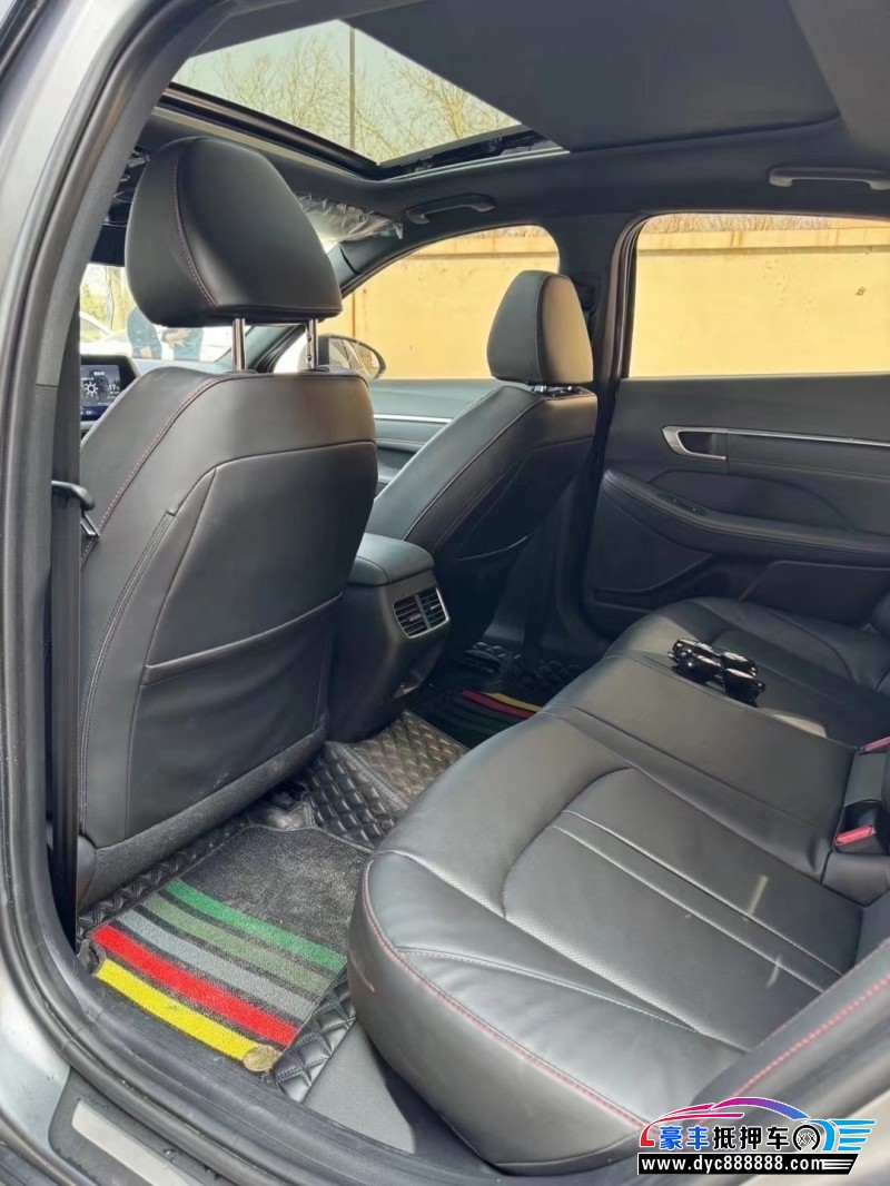 22年现代索纳塔轿车抵押车出售