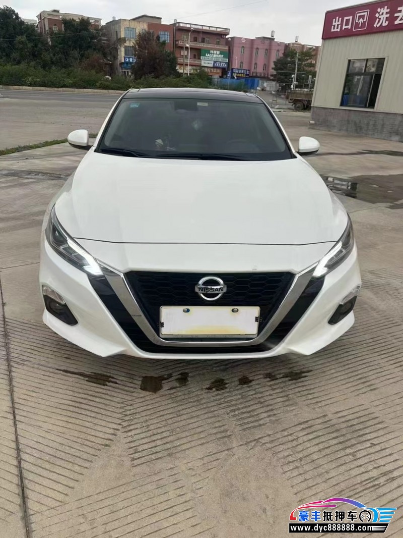 22年日产天籁轿车抵押车出售