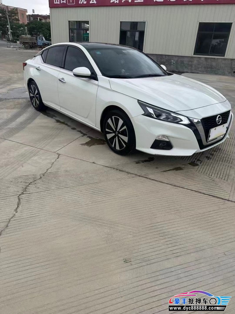 22年日产天籁轿车抵押车出售
