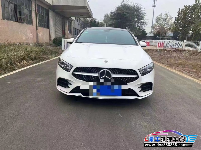 21年奔驰A轿车抵押车出售