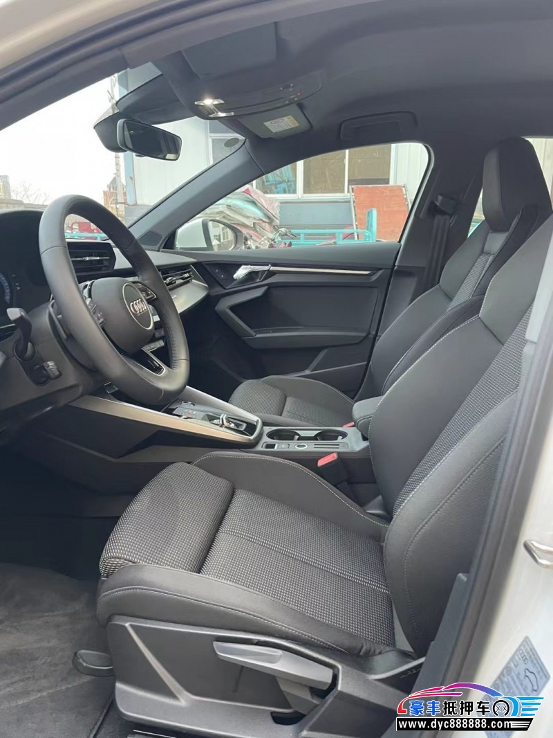 24年奥迪A3轿车抵押车出售