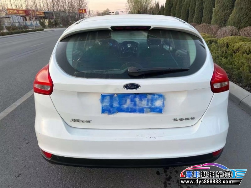17年福特福克斯轿车抵押车出售