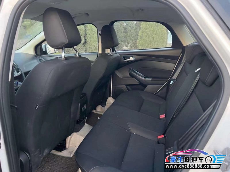 17年福特福克斯轿车抵押车出售