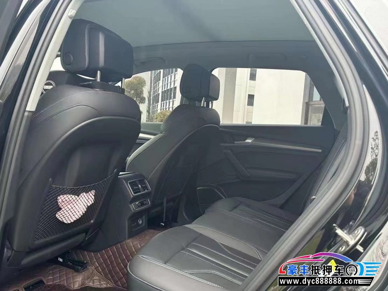 22年奥迪Q5轿车抵押车出售