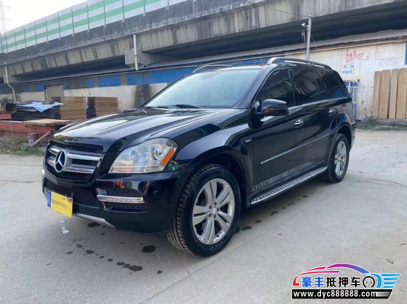 12年奔驰GL轿车抵押车出售