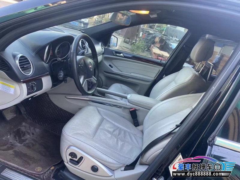 12年奔驰GL轿车抵押车出售