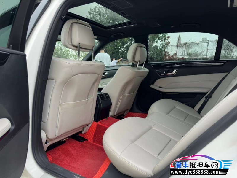 14年奔驰E轿车抵押车出售