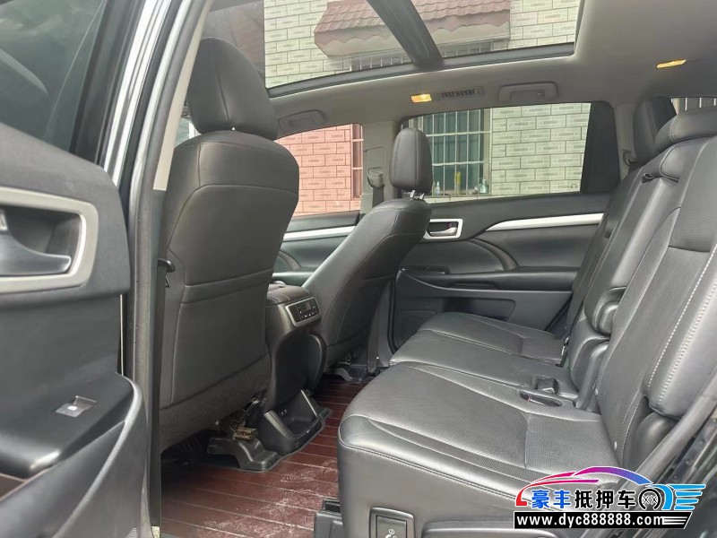 19年丰田汉兰达轿车抵押车出售