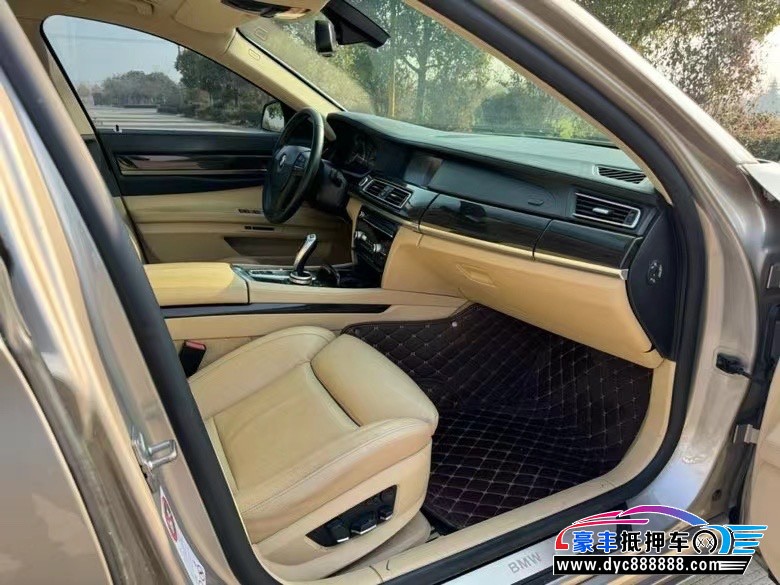 13年宝马7系轿车抵押车出售