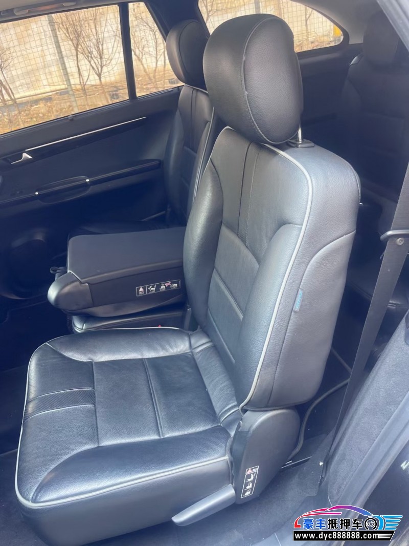 17年奔驰R轿车抵押车出售