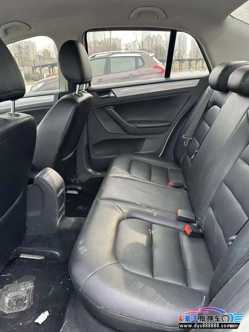 15年大众宝来轿车抵押车出售