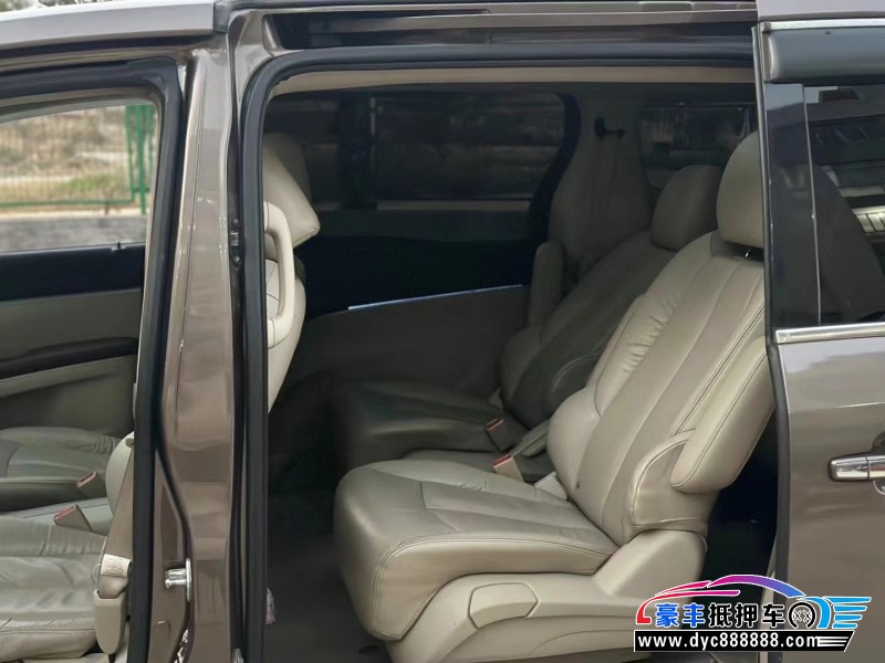 15年别克GL8轿车抵押车出售