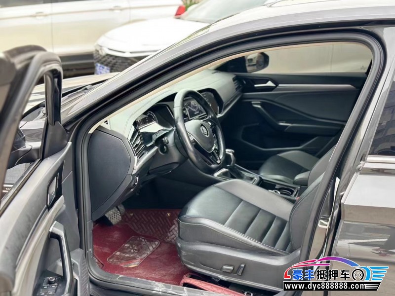 20年大众速腾轿车抵押车出售