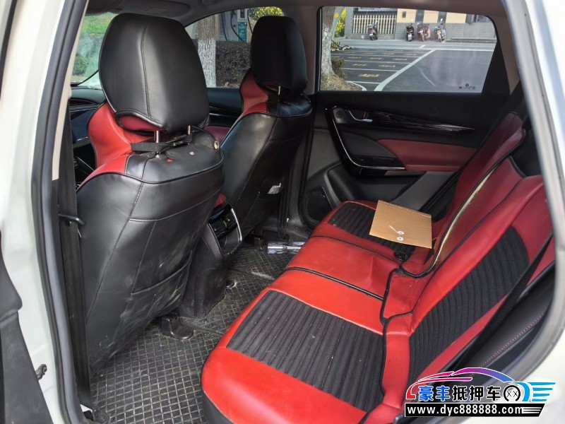 22年东风风神AX7轿车抵押车出售