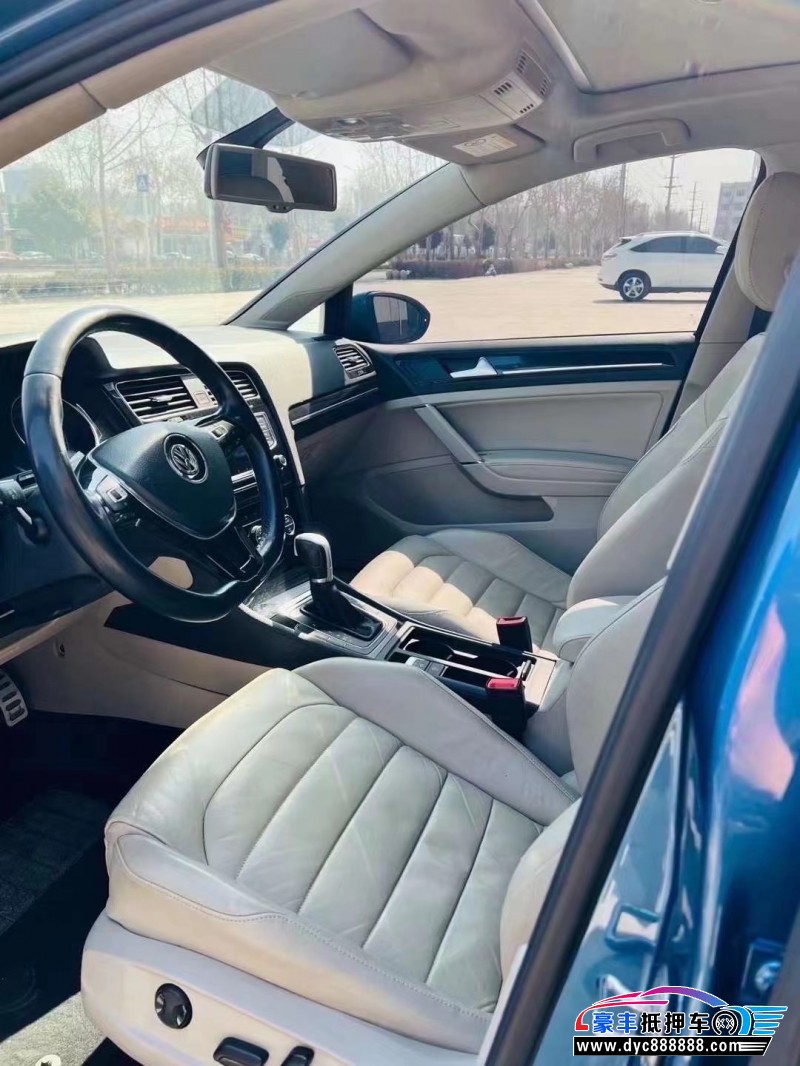 16年大众高尔夫轿车抵押车出售