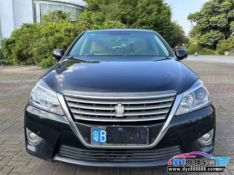 13年丰田皇冠轿车抵押车出售