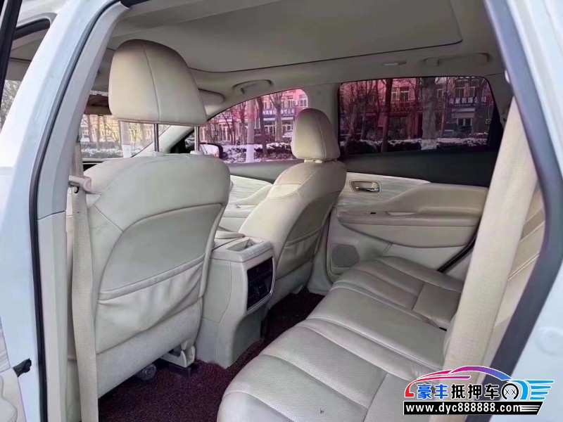 18年日产楼兰轿车抵押车出售