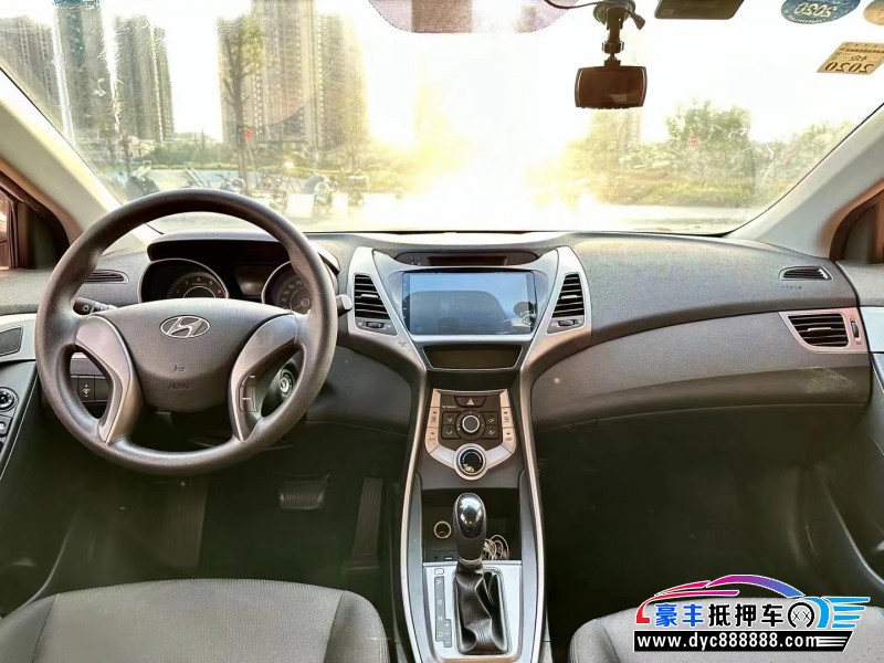 18年现代途胜轿车抵押车出售