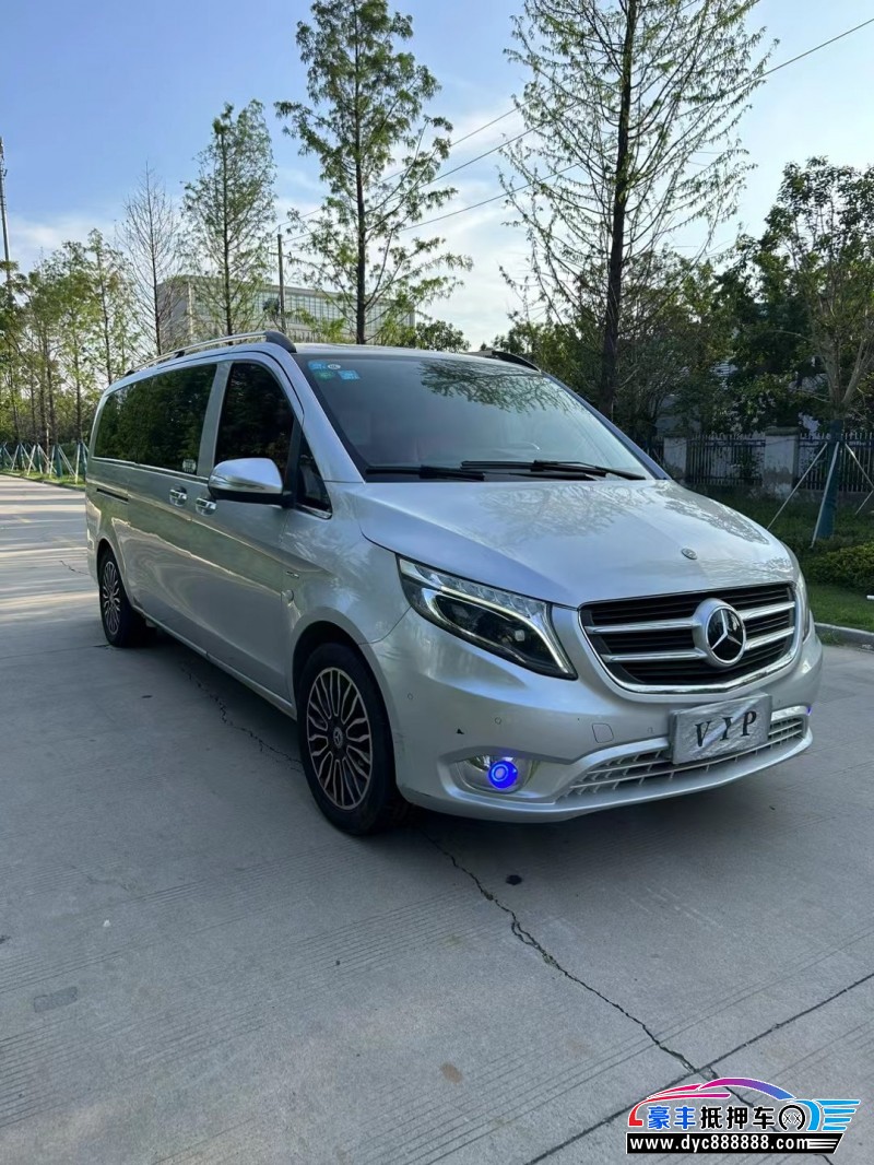 17年奔驰威霆MPV抵押车出售