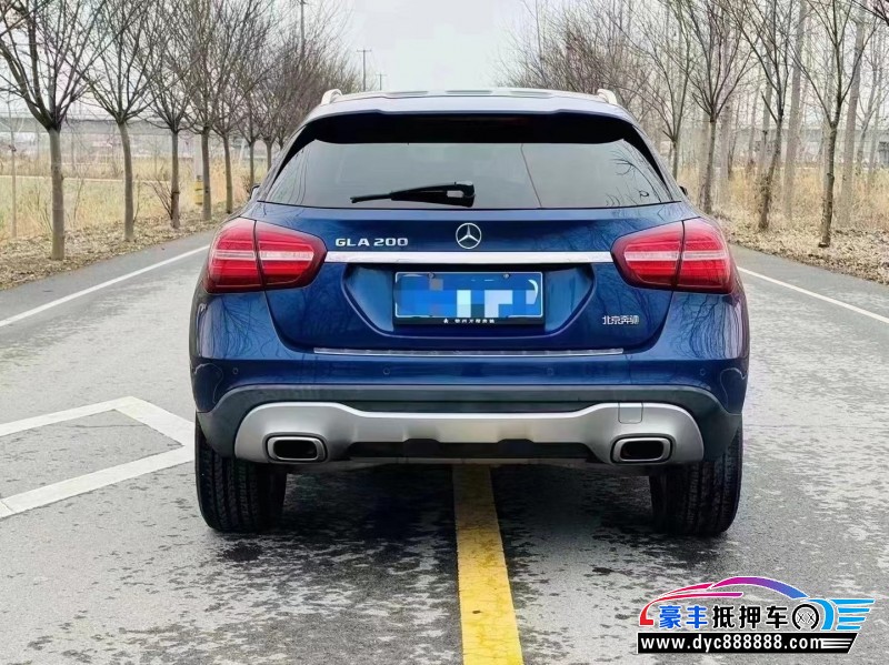 18年奔驰GLA轿车抵押车出售