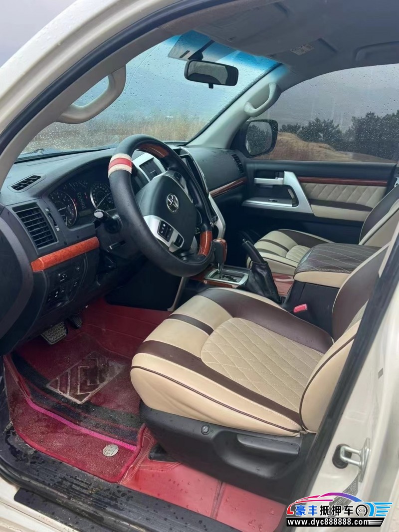 14年丰田兰德酷路泽（陆巡）轿车抵押车出售