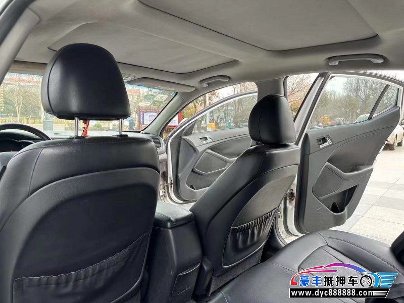 12年起亚K5轿车抵押车出售