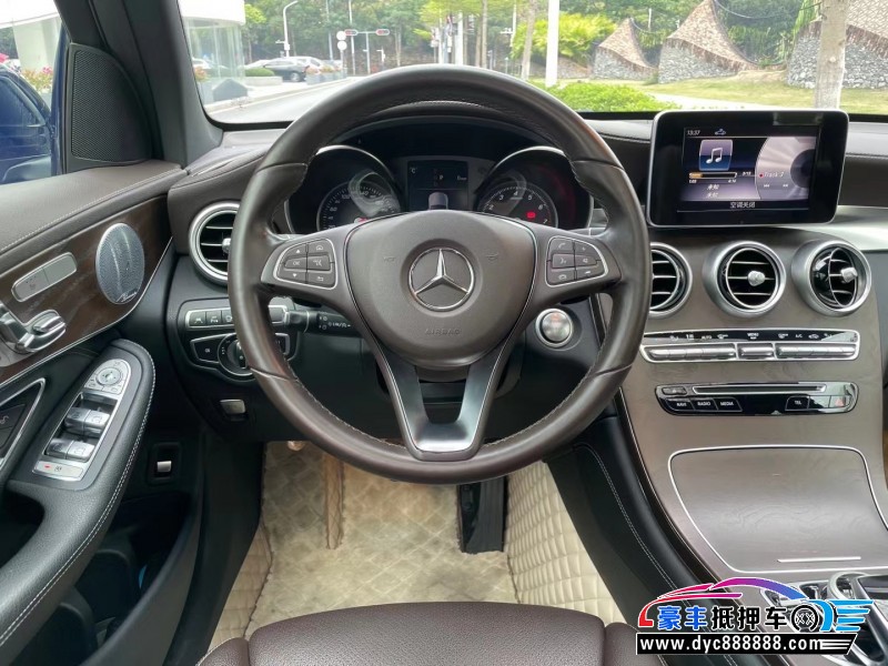 19年奔驰GLC轿车抵押车出售