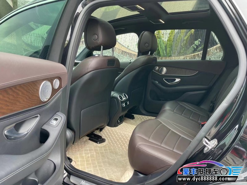 19年奔驰GLC轿车抵押车出售