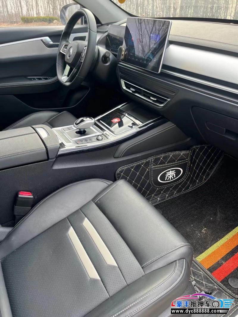 20年比亚迪秦轿车抵押车出售