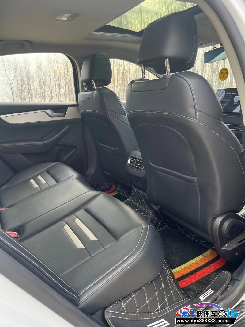 20年比亚迪秦轿车抵押车出售