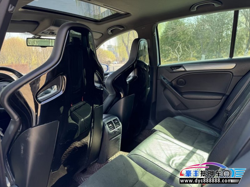 13年大众高尔夫轿车抵押车出售