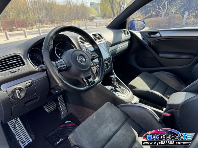 13年大众高尔夫轿车抵押车出售